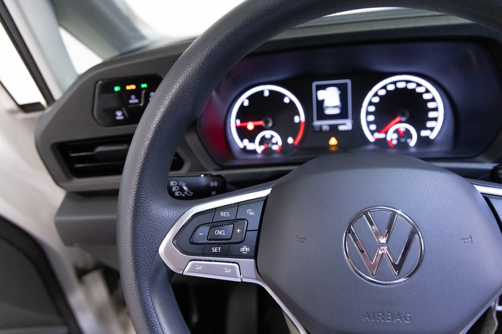 Hvid VW Caddy fra 2021