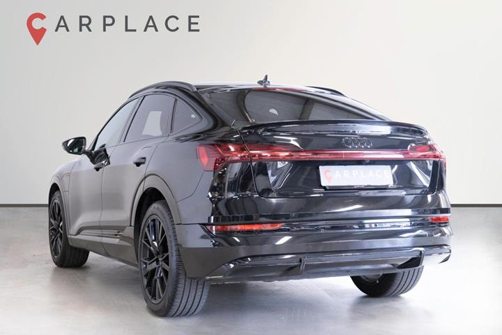 Sort Audi e-tron fra 2023
