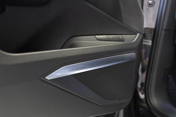 Sort Audi e-tron fra 2023