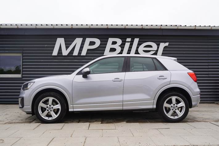 Sølv Audi Q2 fra 2020