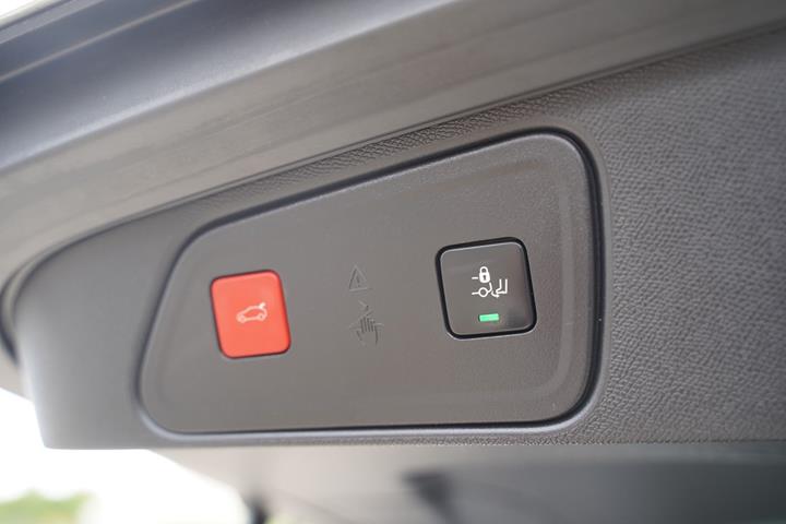 Hvid Peugeot 3008 fra 2021