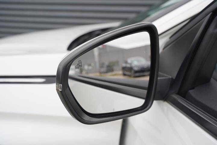Hvid Peugeot 3008 fra 2021