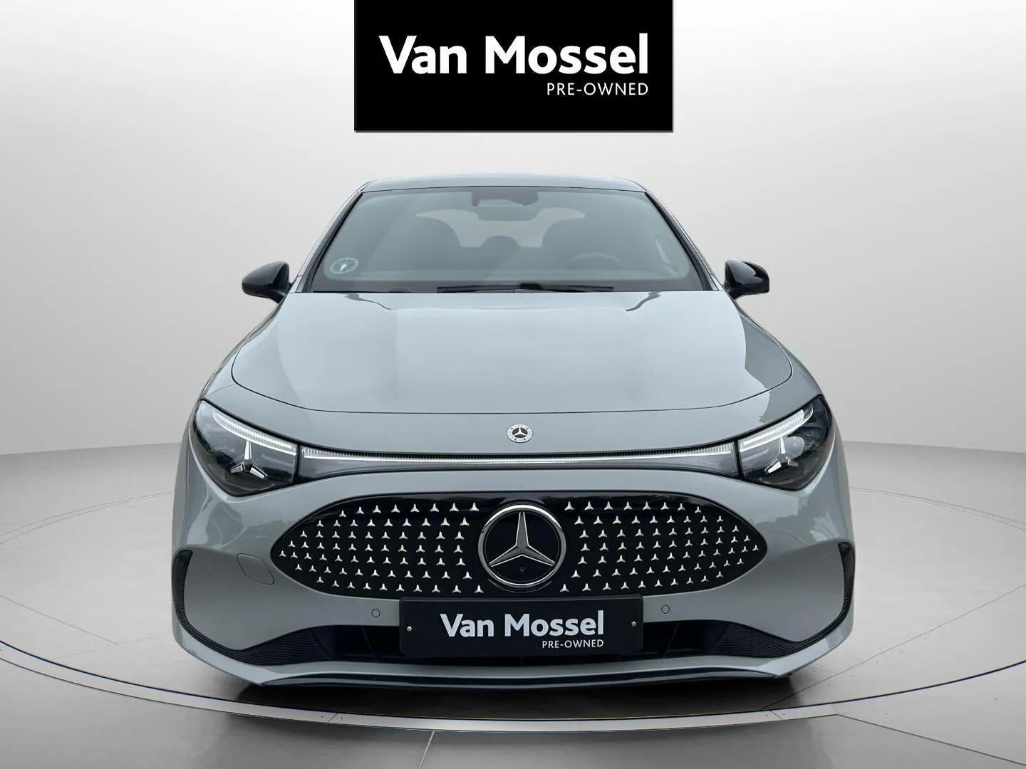 Grå Mercedes CLA250+ fra 2025