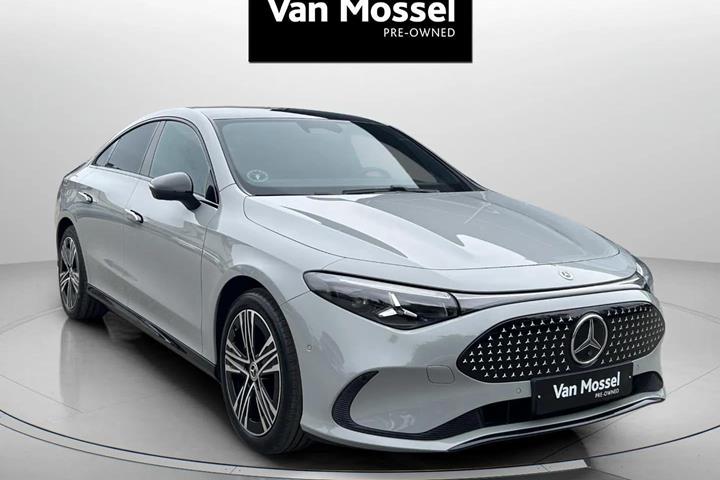 Grå Mercedes CLA250+ fra 2025