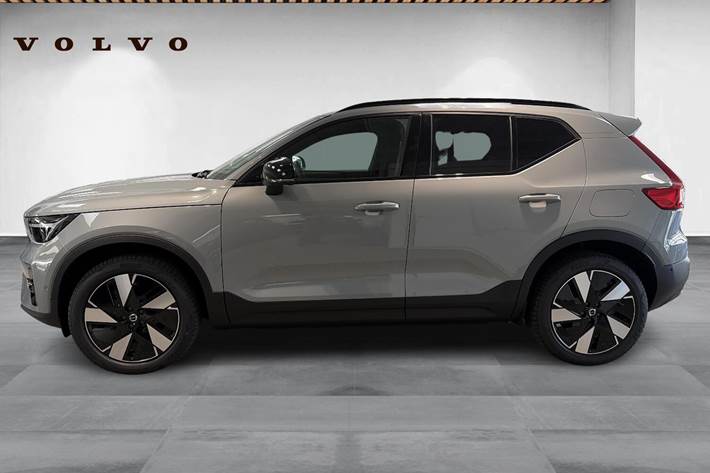Grå Volvo EX40 fra 2025