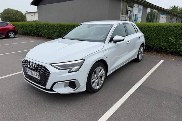 Hvid Audi A3 fra 2021