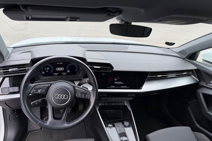 Hvid Audi A3 fra 2021