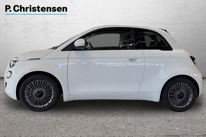 Hvid Fiat 500e fra 2022