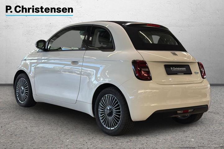 Hvid Fiat 500e fra 2022