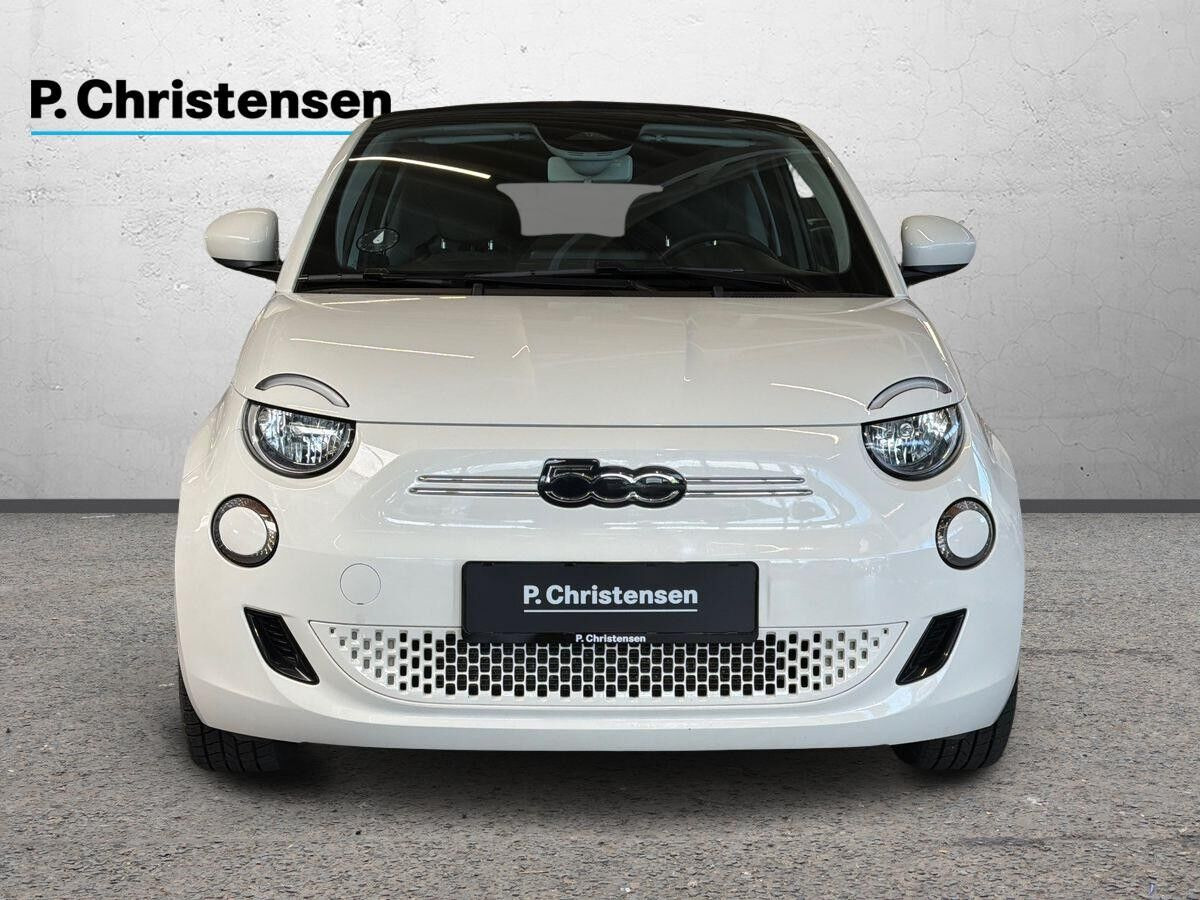 Hvid Fiat 500e fra 2022
