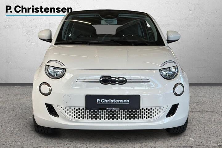 Hvid Fiat 500e fra 2022
