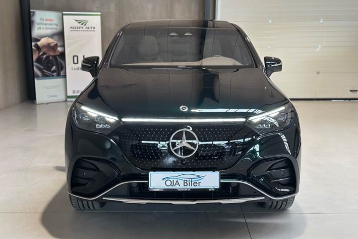 Grøn Mercedes EQE350 SUV fra 2025