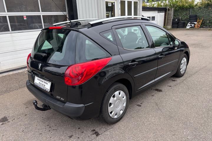 Sort Peugeot 207 fra 2010