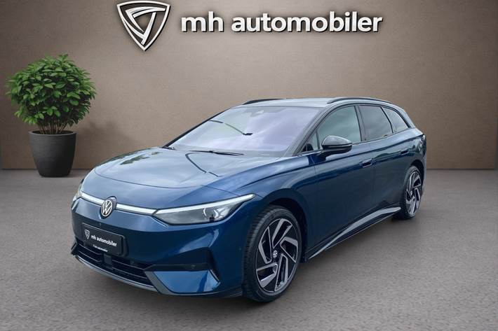 Blå VW ID.7 fra 2025 set udefra