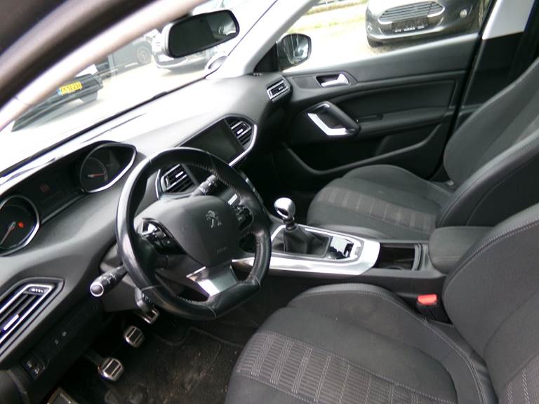 Peugeot 308 1,6 BlueHDi 120 Allure Sky