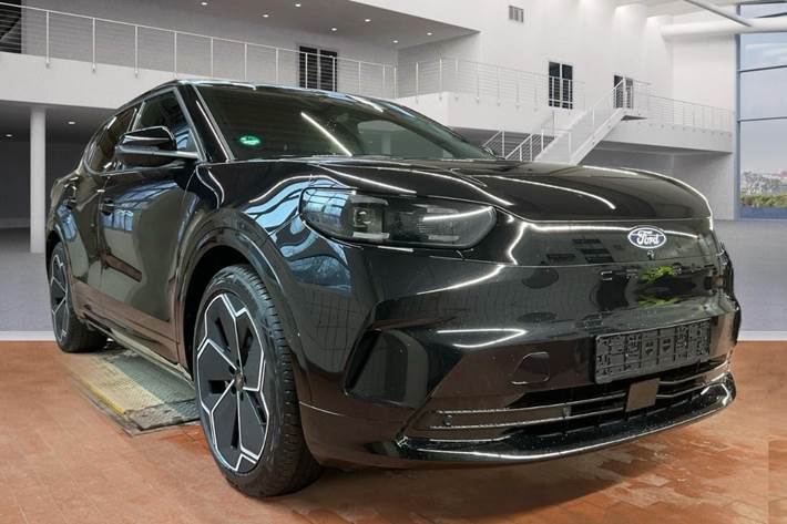Sort Ford Capri fra 2025