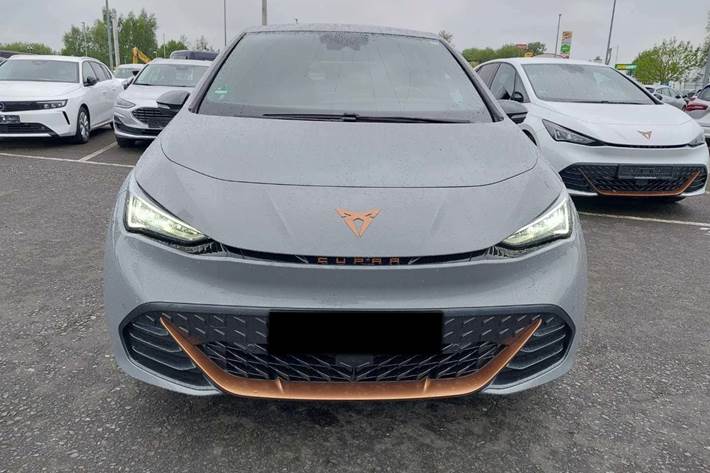 Grå Cupra Born fra 2023