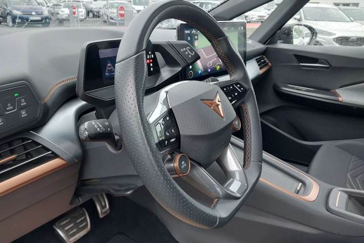Grå Cupra Born fra 2023