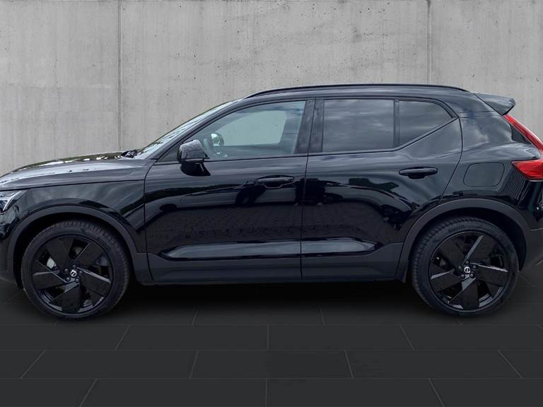 Volvo EX40 Extended Range Black Edition