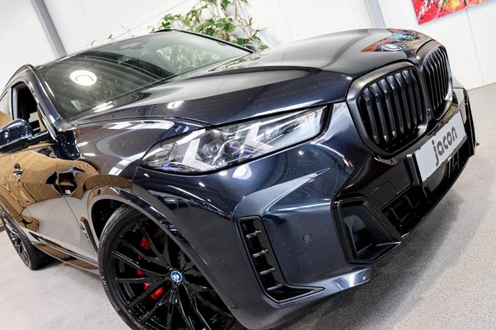 Sort BMW X5 fra 2023