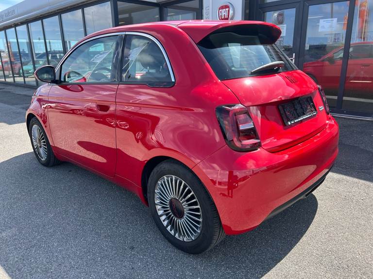 Fiat 500e 42 (RED)