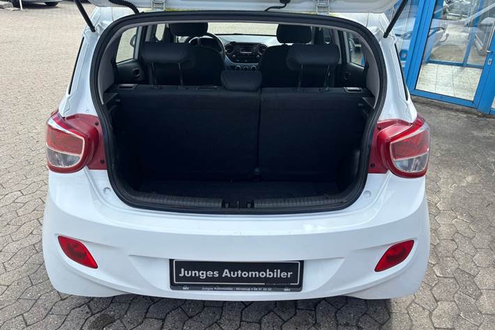 Hvid Hyundai i10 fra 2014