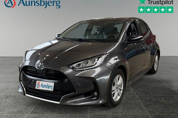 Grå Mazda 2 fra 2022