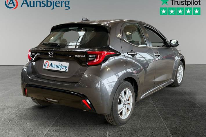 Grå Mazda 2 fra 2022
