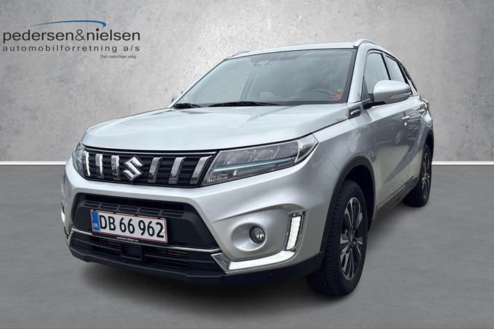 Sølv Suzuki Vitara fra 2021