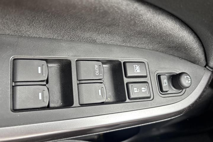 Sølv Suzuki Vitara fra 2021