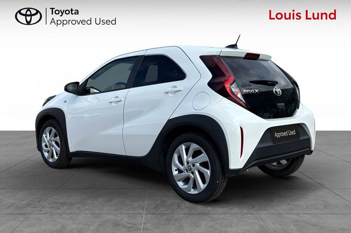 Hvid Toyota Aygo X fra 2025