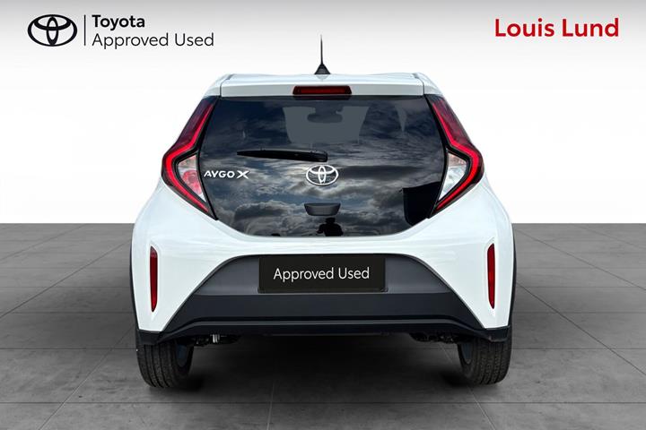 Hvid Toyota Aygo X fra 2025