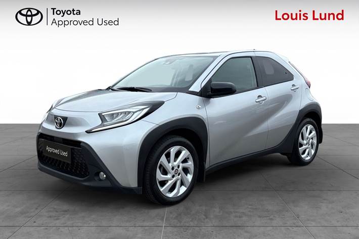 Sølv Toyota Aygo X fra 2022