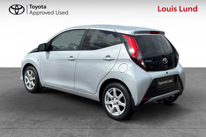 Sølv Toyota Aygo fra 2020