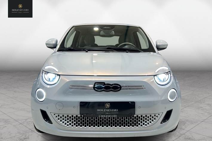 Blå Fiat 500e fra 2023