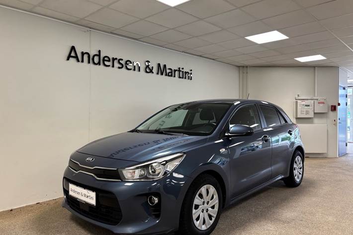 Blå Kia Rio fra 2019