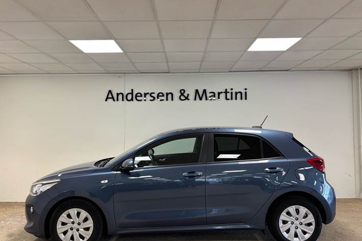 Blå Kia Rio fra 2019