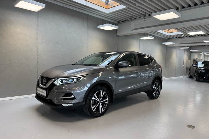 Grå Nissan Qashqai fra 2020