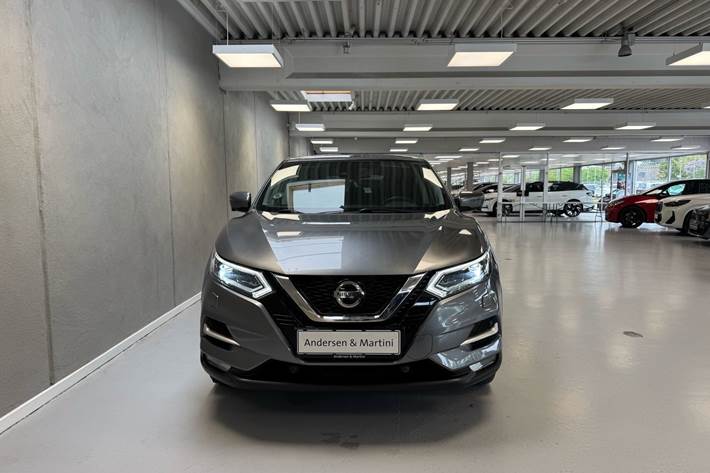 Grå Nissan Qashqai fra 2020