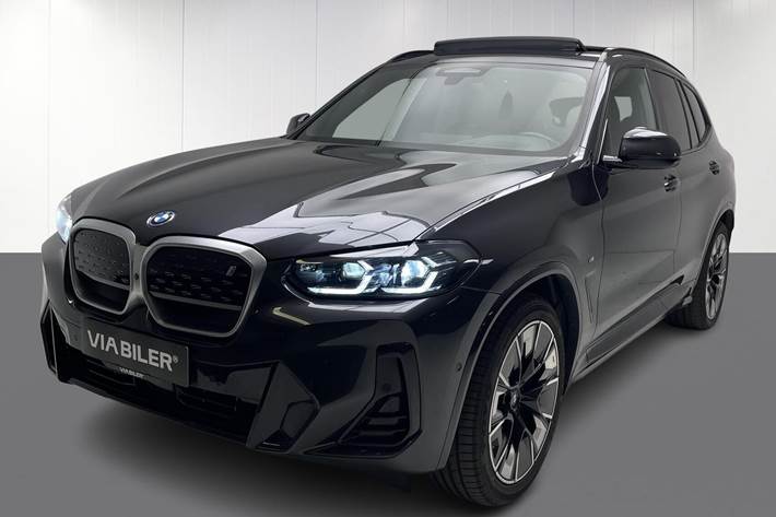 Grå BMW iX3 fra 2023