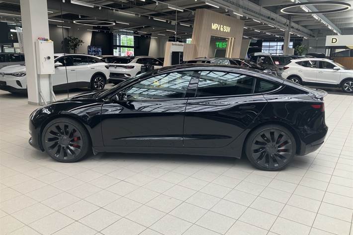 undefined Tesla Model 3 fra 2022