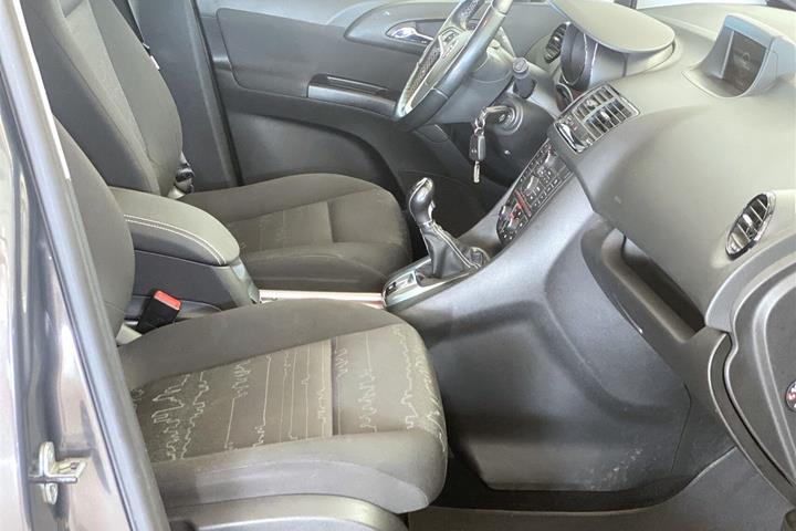 Grå Opel Meriva fra 2014