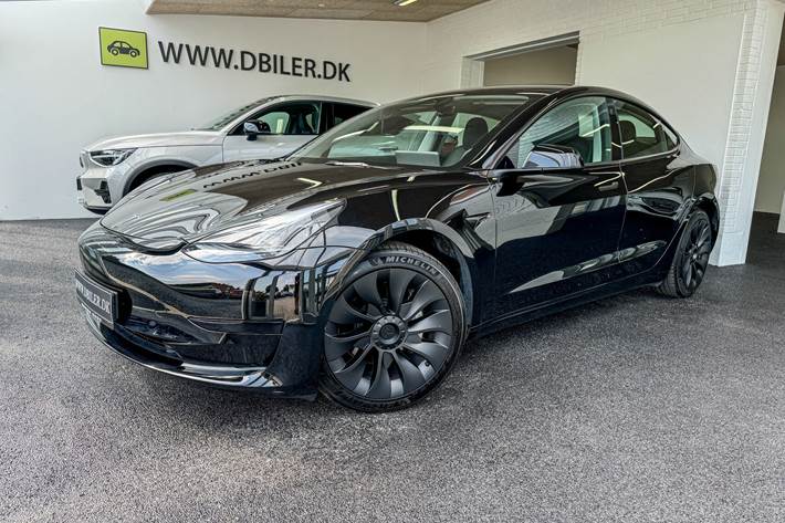 Sort Tesla Model 3 fra 2023