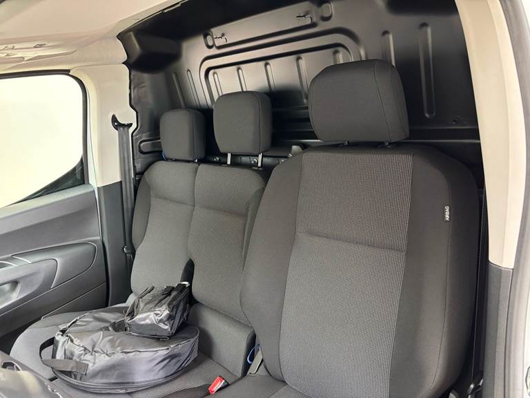 Peugeot e-Partner L1 V2 EL Plus 136HK Van Aut.