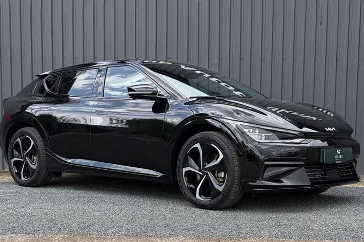 Sort Kia EV6 fra 2024 set udefra