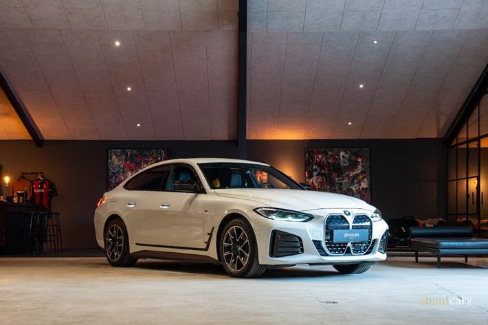 Hvid BMW i4 fra 2024