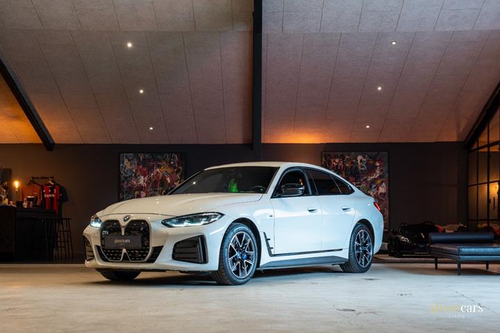 Hvid BMW i4 fra 2024