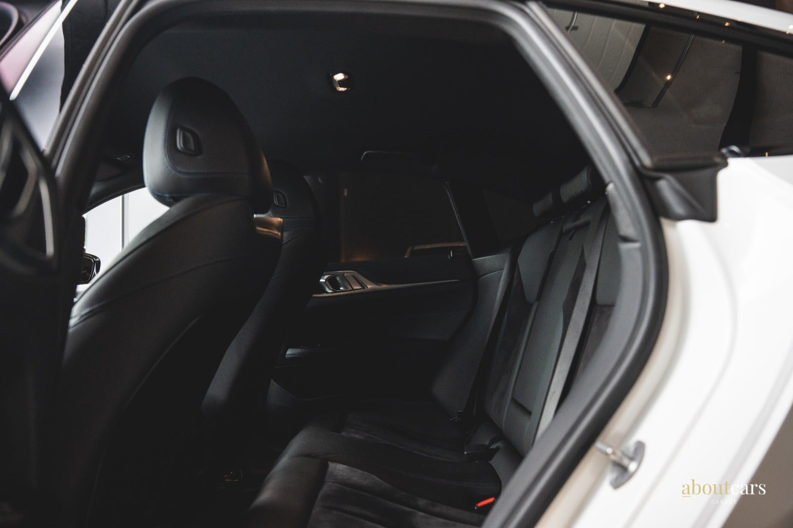 Hvid BMW i4 fra 2024