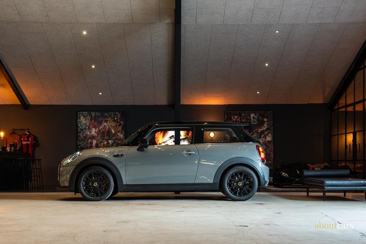Grå Mini Cooper SE fra 2022