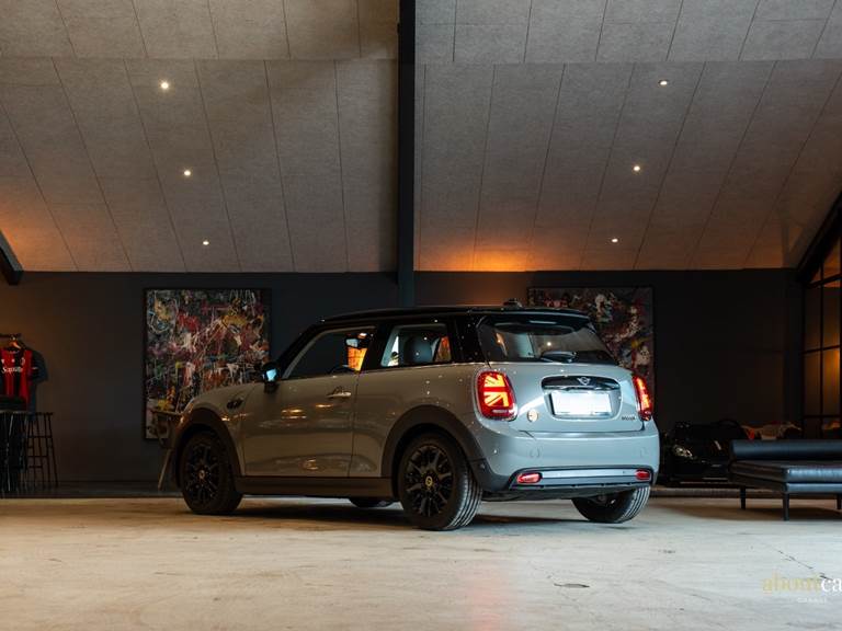 Mini Cooper SE Classic Trim